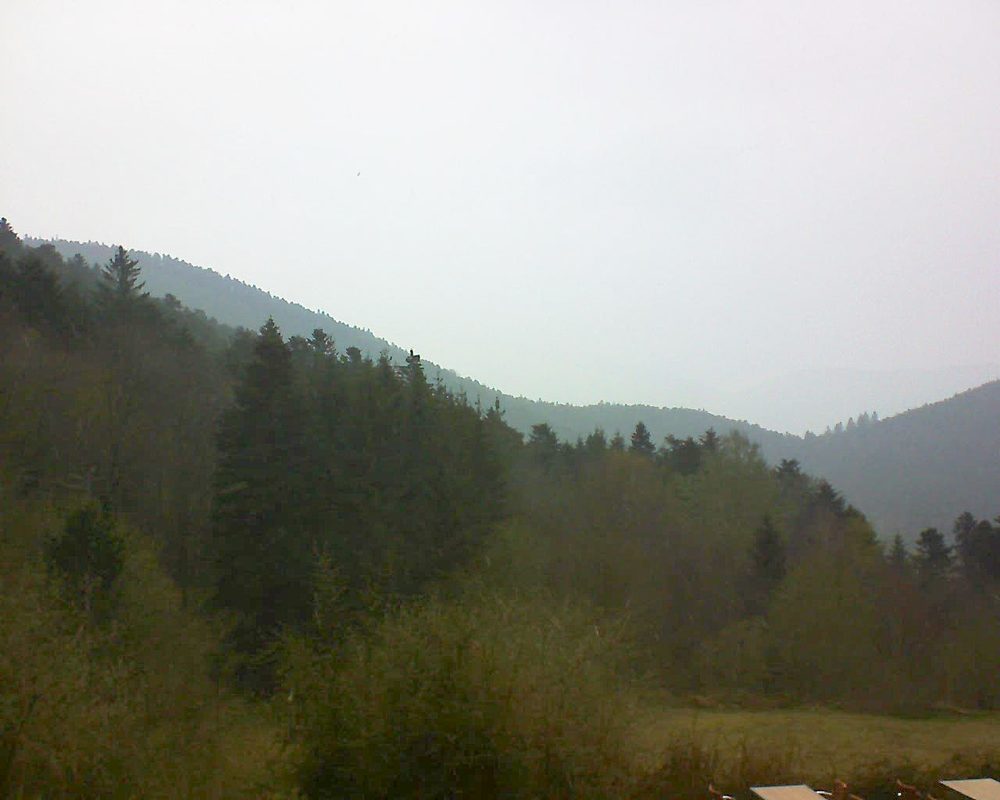 Le petit ballon vu depuis le Domaine Langmatt à Murbach le 13.04.2019 à 14:00 Le petit ballon (Alsace, Vosges) le 13.04.2019 à 14:00