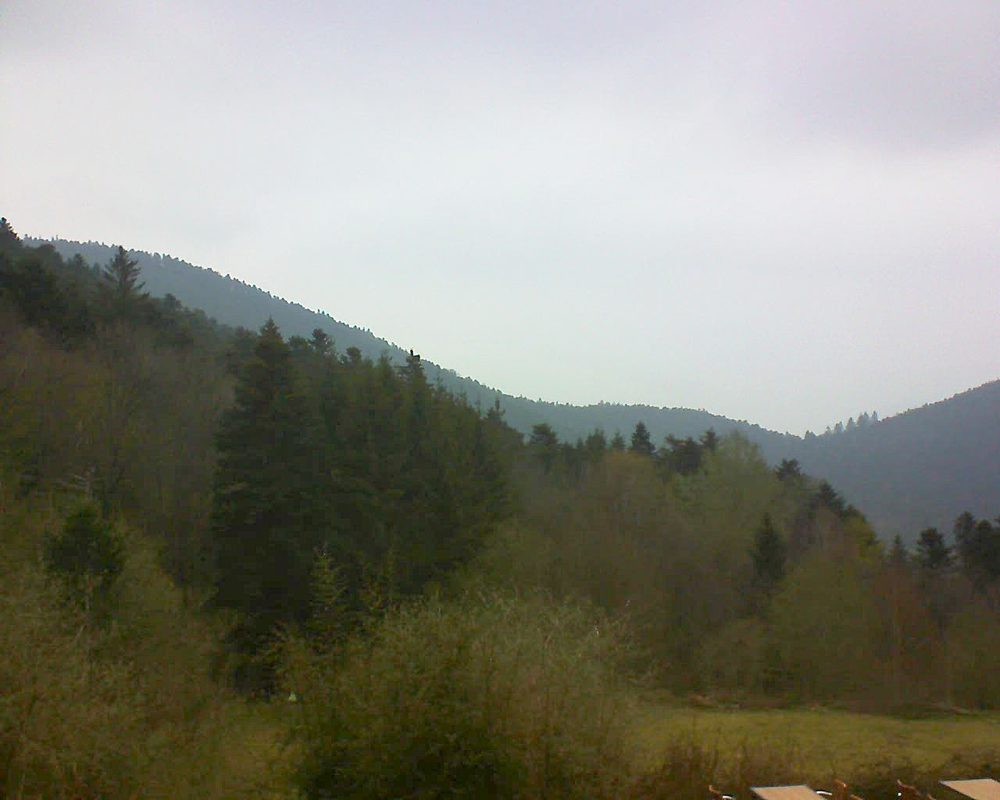 Le petit ballon vu depuis le Domaine Langmatt à Murbach le 13.04.2019 à 14:45 Le petit ballon (Alsace, Vosges) le 13.04.2019 à 14:45