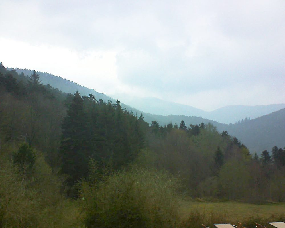 Le petit ballon vu depuis le Domaine Langmatt à Murbach le 13.04.2019 à 19:00 Le petit ballon (Alsace, Vosges) le 13.04.2019 à 19:00