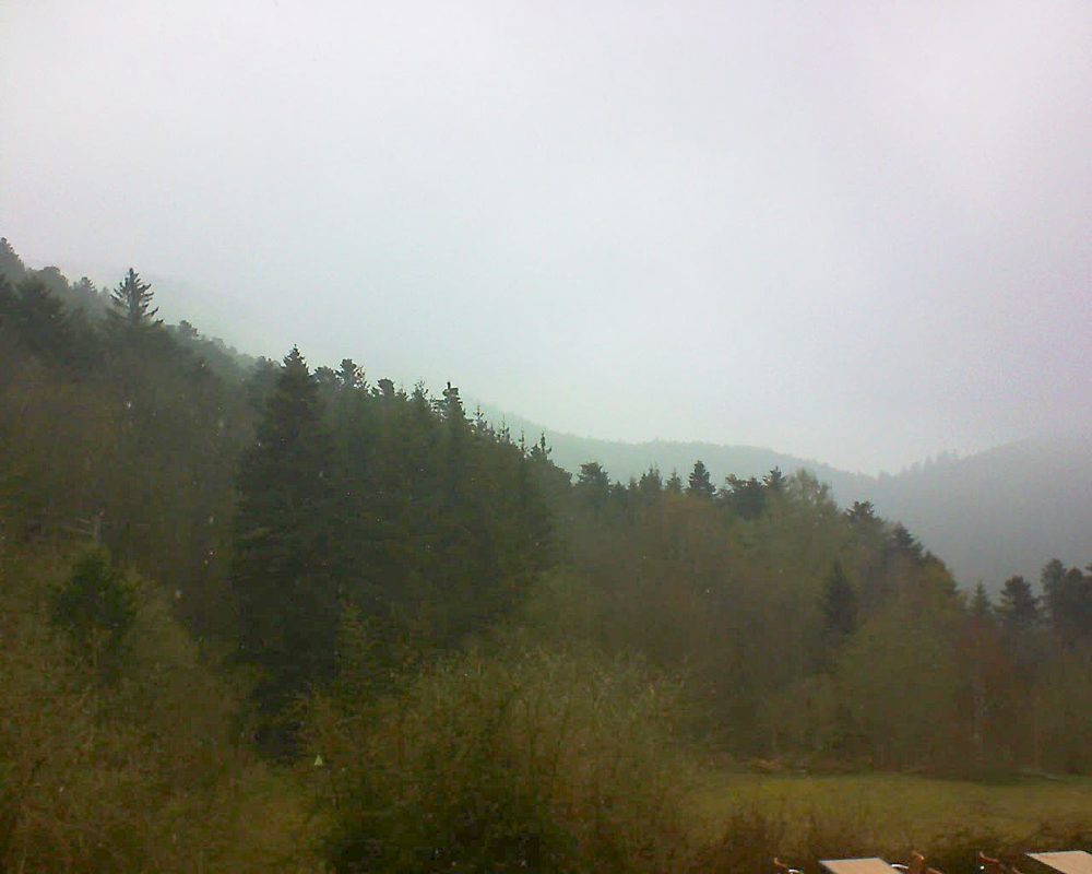 Le petit ballon vu depuis le Domaine Langmatt à Murbach le 14.04.2019 à 15:00 Le petit ballon (Alsace, Vosges) le 14.04.2019 à 15:00