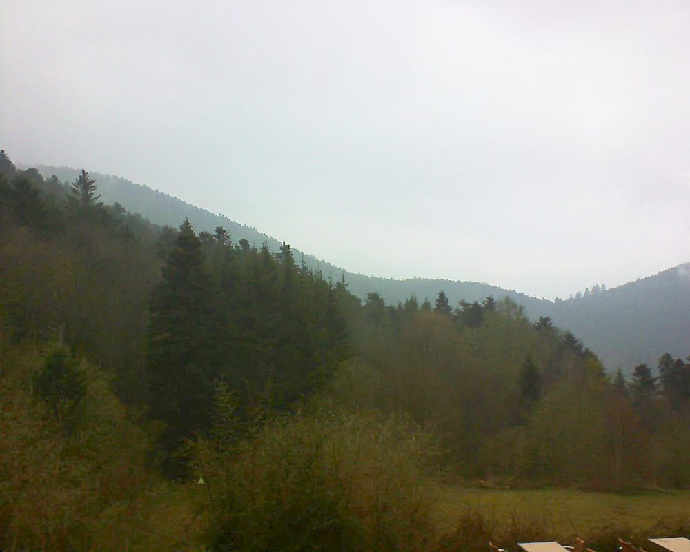 Le petit ballon vu depuis le Domaine Langmatt à Murbach le 14.04.2019 à 17:30 Le petit ballon (Alsace, Vosges) le 14.04.2019 à 17:30