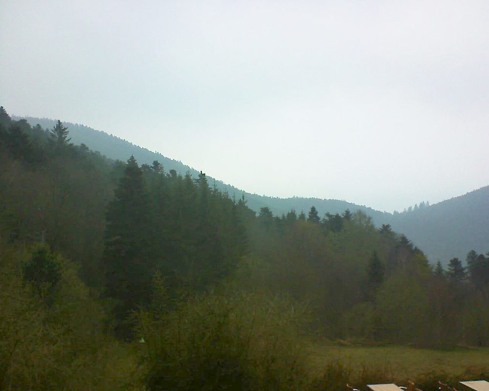 Le petit ballon vu depuis le Domaine Langmatt à Murbach le 14.04.2019 à 19:15 Le petit ballon (Alsace, Vosges) le 14.04.2019 à 19:15