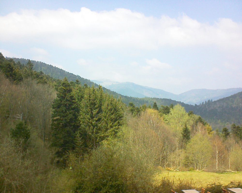 Le petit ballon vu depuis le Domaine Langmatt à Murbach le 15.04.2019 à 14:30 Le petit ballon (Alsace, Vosges) le 15.04.2019 à 14:30