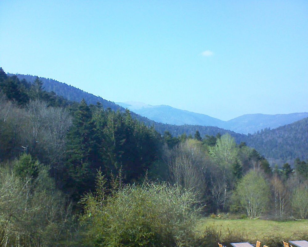 Le petit ballon vu depuis le Domaine Langmatt à Murbach le 15.04.2019 à 17:15 Le petit ballon (Alsace, Vosges) le 15.04.2019 à 17:15