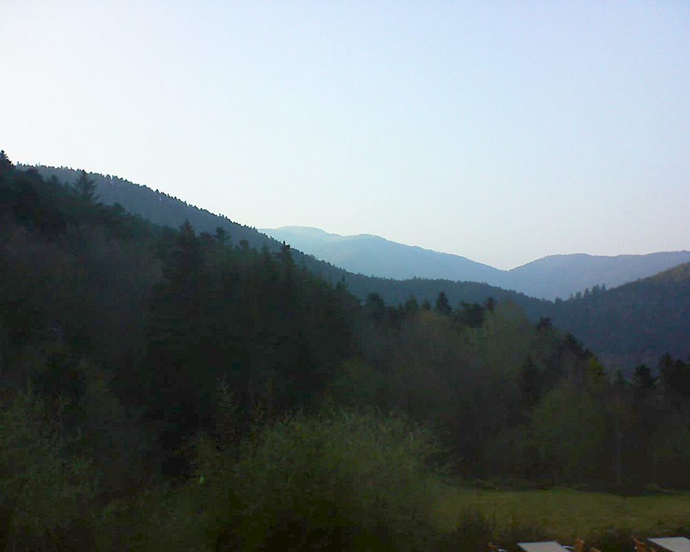 Le petit ballon vu depuis le Domaine Langmatt à Murbach le 15.04.2019 à 19:15 Le petit ballon (Alsace, Vosges) le 15.04.2019 à 19:15