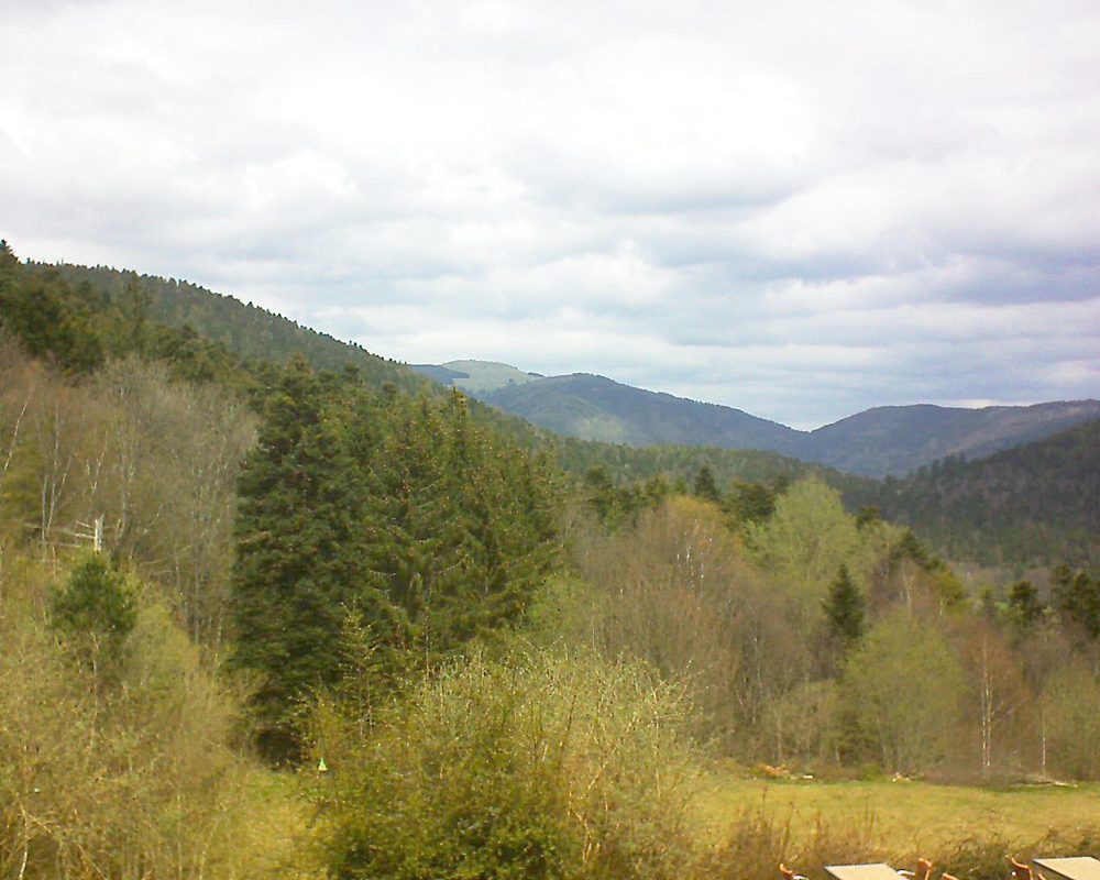 Le petit ballon vu depuis le Domaine Langmatt à Murbach le 16.04.2019 à 12:45 Le petit ballon (Alsace, Vosges) le 16.04.2019 à 12:45