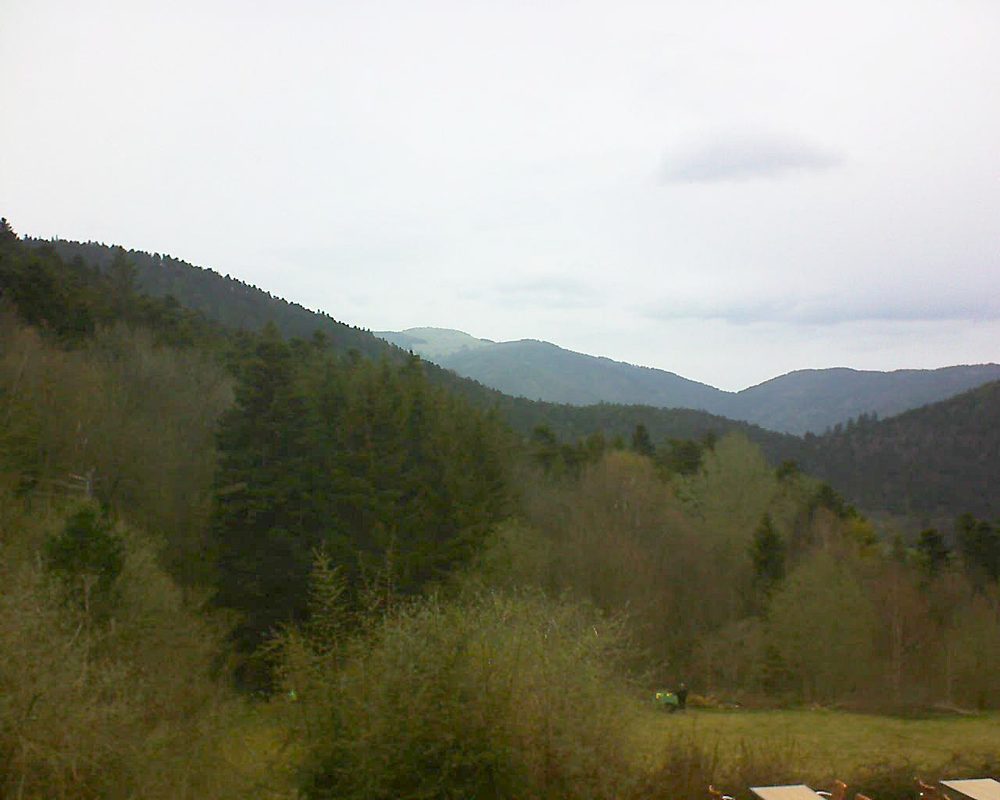 Le petit ballon vu depuis le Domaine Langmatt à Murbach le 16.04.2019 à 15:30 Le petit ballon (Alsace, Vosges) le 16.04.2019 à 15:30