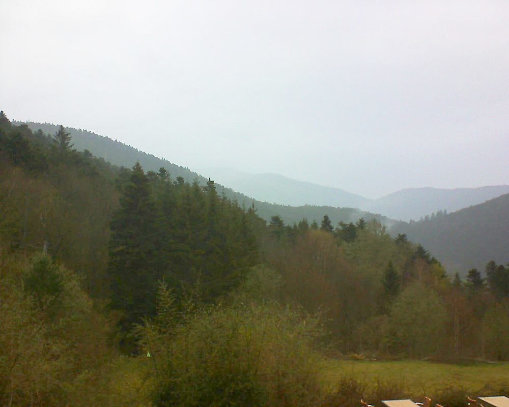 Le petit ballon vu depuis le Domaine Langmatt à Murbach le 16.04.2019 à 17:30 Le petit ballon (Alsace, Vosges) le 16.04.2019 à 17:30