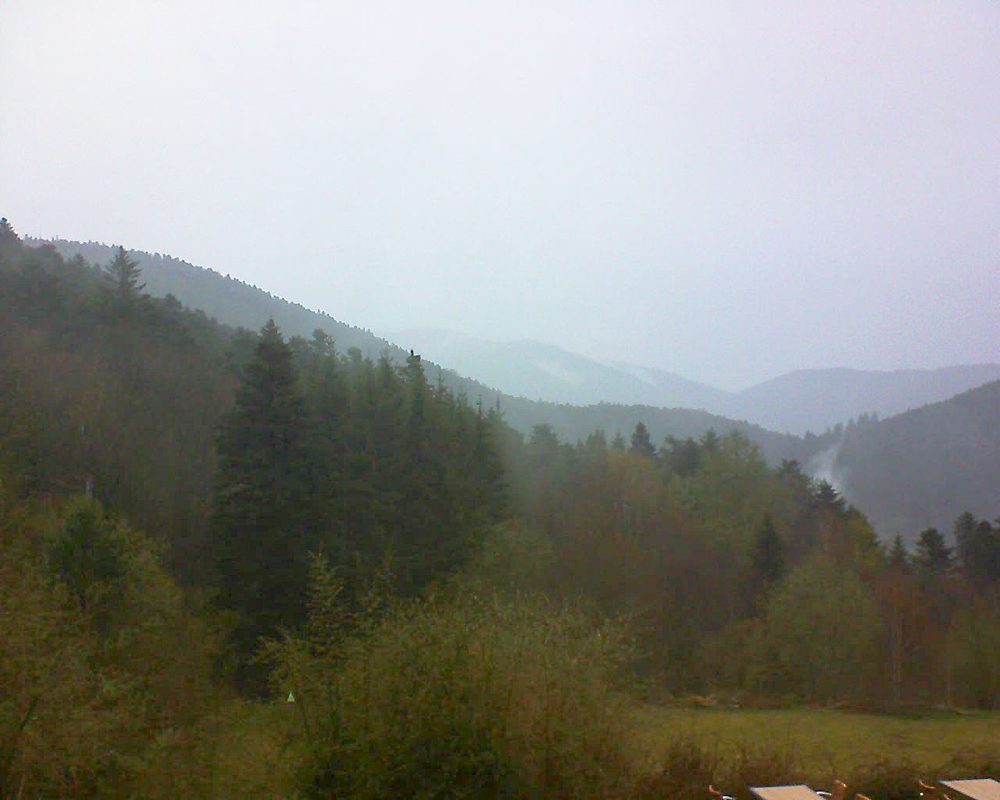 Le petit ballon vu depuis le Domaine Langmatt à Murbach le 16.04.2019 à 19:00 Le petit ballon (Alsace, Vosges) le 16.04.2019 à 19:00