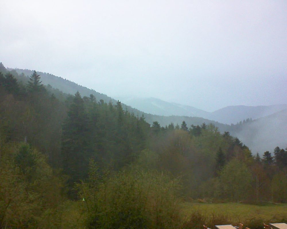 Le petit ballon vu depuis le Domaine Langmatt à Murbach le 16.04.2019 à 19:30 Le petit ballon (Alsace, Vosges) le 16.04.2019 à 19:30
