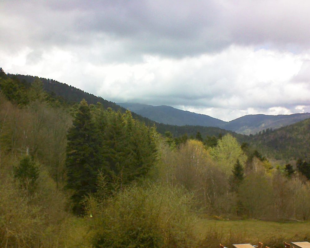 Le petit ballon vu depuis le Domaine Langmatt à Murbach le 17.04.2019 à 12:45 Le petit ballon (Alsace, Vosges) le 17.04.2019 à 12:45
