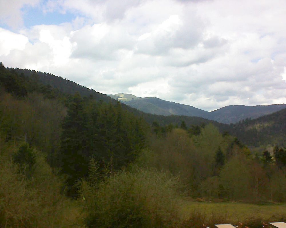 Le petit ballon vu depuis le Domaine Langmatt à Murbach le 17.04.2019 à 14:30 Le petit ballon (Alsace, Vosges) le 17.04.2019 à 14:30