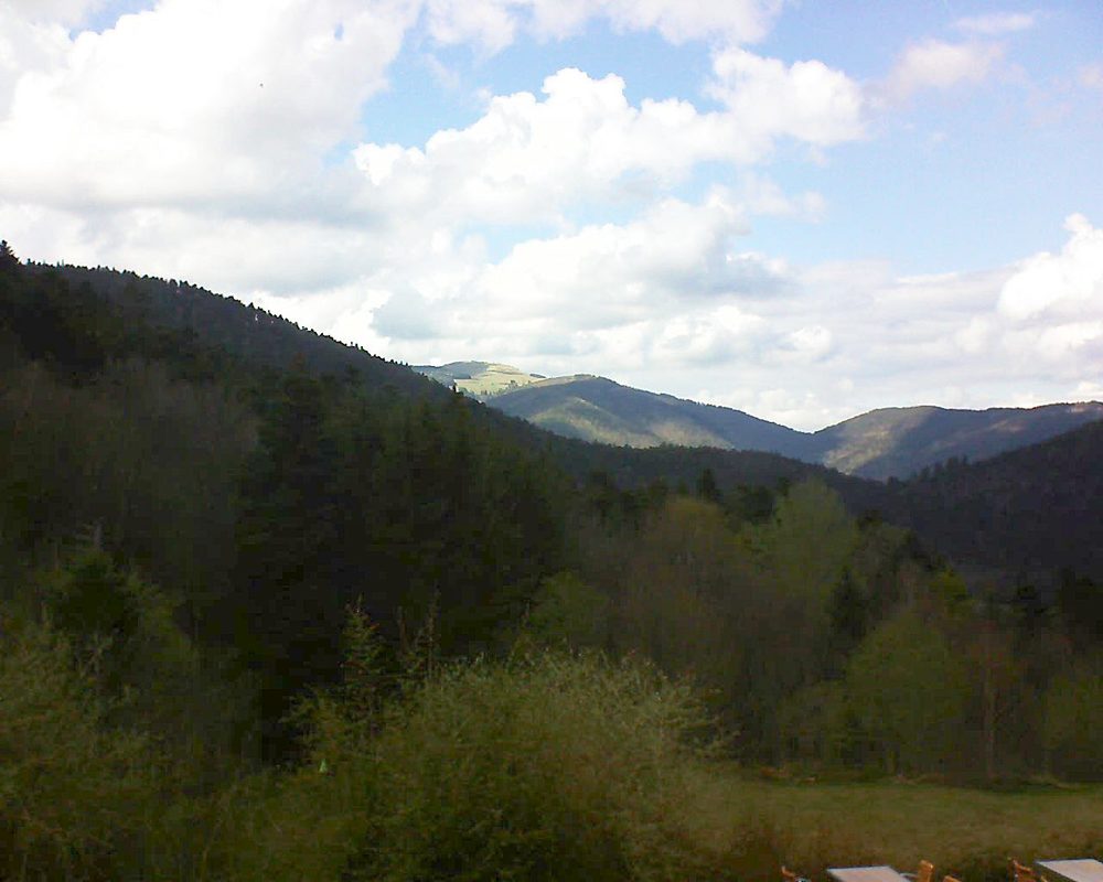 Le petit ballon vu depuis le Domaine Langmatt à Murbach le 17.04.2019 à 16:00 Le petit ballon (Alsace, Vosges) le 17.04.2019 à 16:00