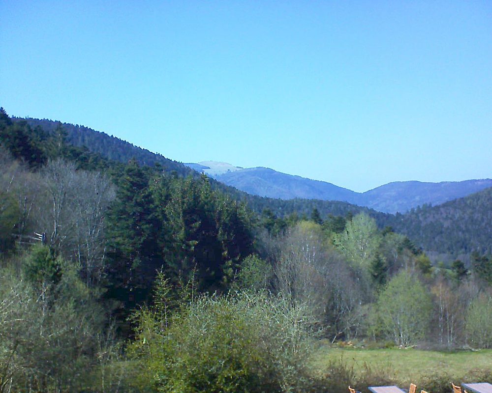 Le petit ballon vu depuis le Domaine Langmatt à Murbach le 18.04.2019 à 16:30 Le petit ballon (Alsace, Vosges) le 18.04.2019 à 16:30