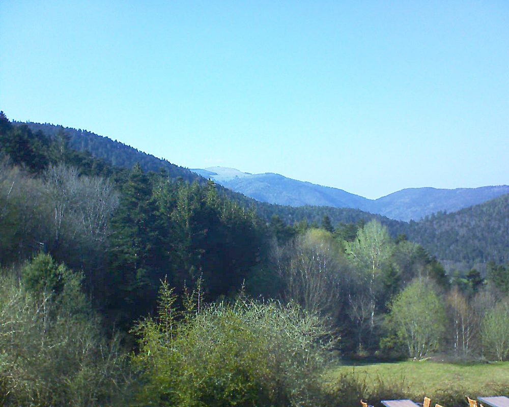 Le petit ballon vu depuis le Domaine Langmatt à Murbach le 18.04.2019 à 17:30 Le petit ballon (Alsace, Vosges) le 18.04.2019 à 17:30