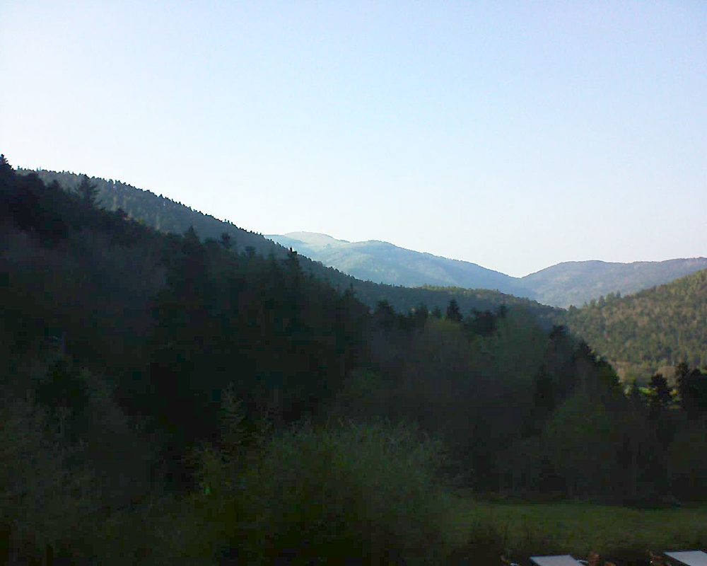 Le petit ballon vu depuis le Domaine Langmatt à Murbach le 18.04.2019 à 18:30 Le petit ballon (Alsace, Vosges) le 18.04.2019 à 18:30