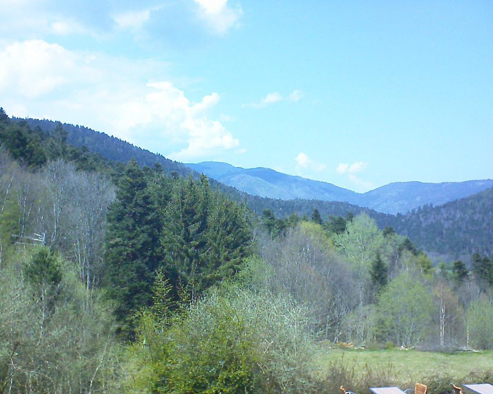 Le petit ballon vu depuis le Domaine Langmatt à Murbach le 19.04.2019 à 14:30 Le petit ballon (Alsace, Vosges) le 19.04.2019 à 14:30