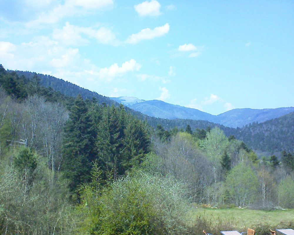 Le petit ballon vu depuis le Domaine Langmatt à Murbach le 19.04.2019 à 15:00 Le petit ballon (Alsace, Vosges) le 19.04.2019 à 15:00