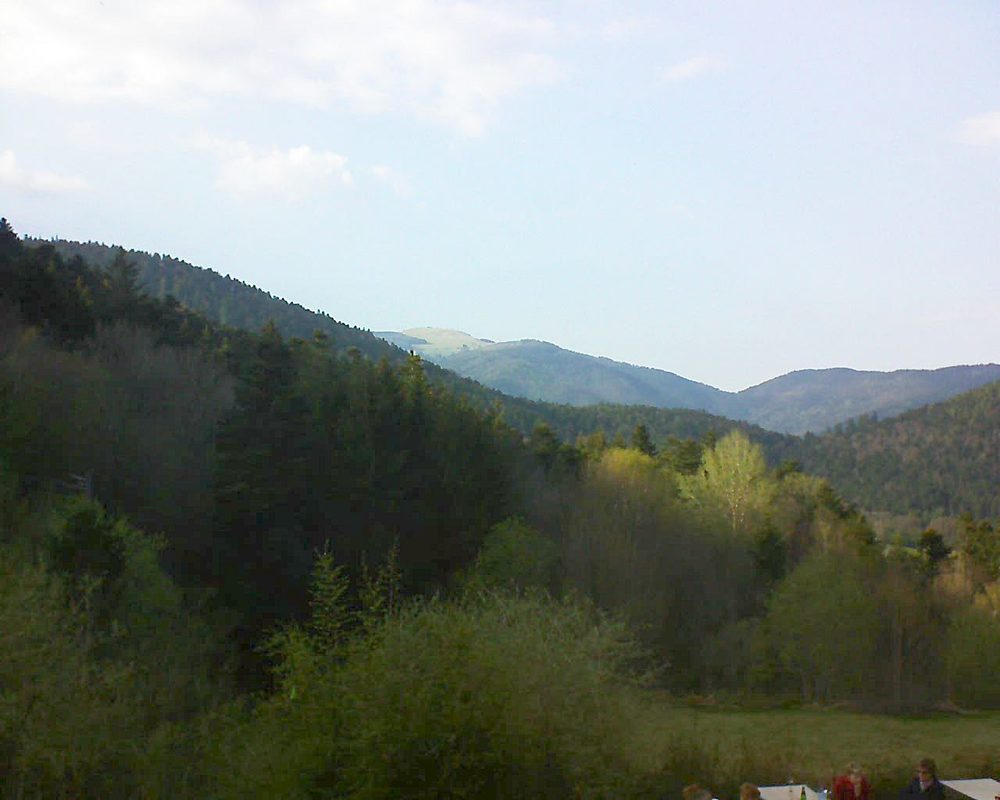 Le petit ballon vu depuis le Domaine Langmatt à Murbach le 19.04.2019 à 18:00 Le petit ballon (Alsace, Vosges) le 19.04.2019 à 18:00