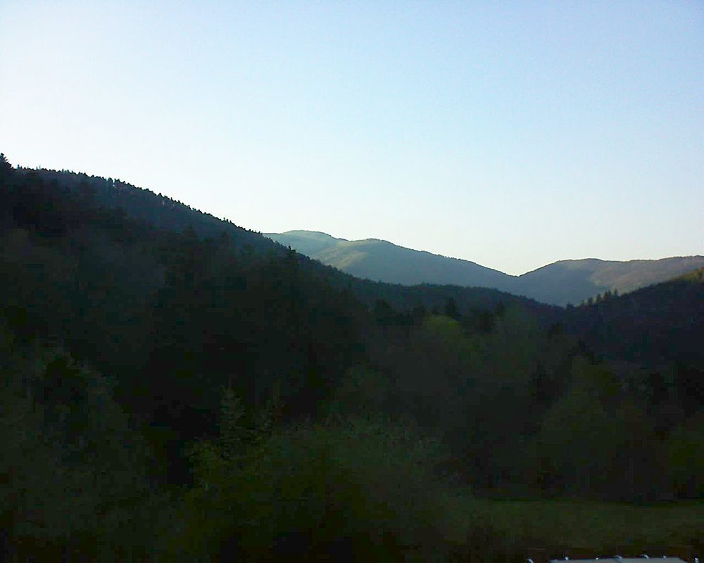 Le petit ballon vu depuis le Domaine Langmatt à Murbach le 20.04.2019 à 19:30 Le petit ballon (Alsace, Vosges) le 20.04.2019 à 19:30