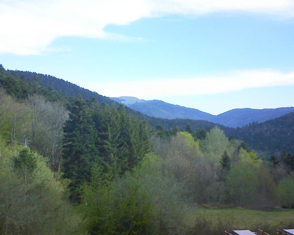 Le petit ballon vu depuis le Domaine Langmatt à Murbach le 21.04.2019 à 09:00 Le petit ballon (Alsace, Vosges) le 21.04.2019 à 09:00