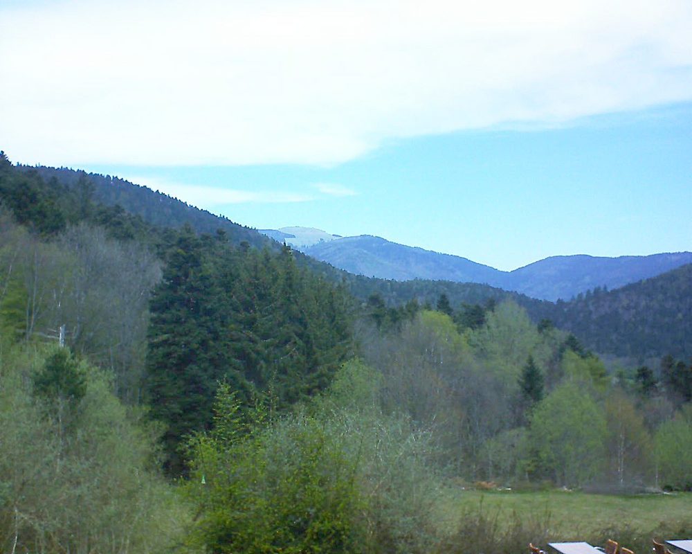 Le petit ballon vu depuis le Domaine Langmatt à Murbach le 21.04.2019 à 12:30 Le petit ballon (Alsace, Vosges) le 21.04.2019 à 12:30
