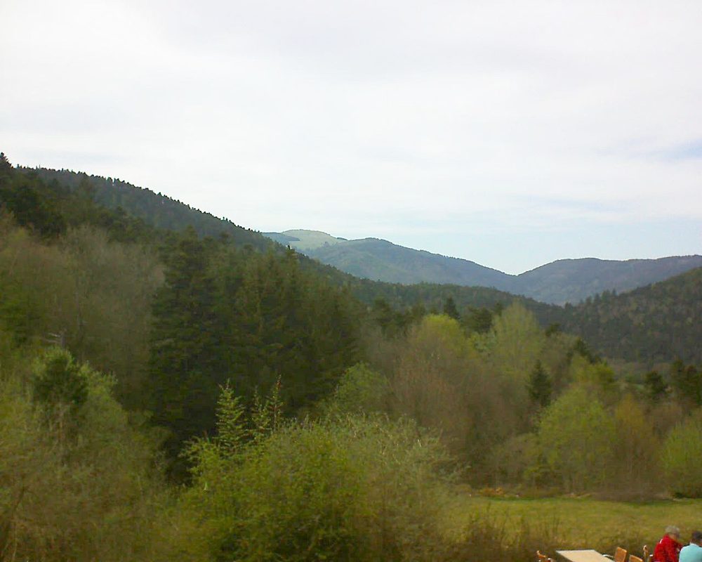 Le petit ballon vu depuis le Domaine Langmatt à Murbach le 21.04.2019 à 17:00 Le petit ballon (Alsace, Vosges) le 21.04.2019 à 17:00