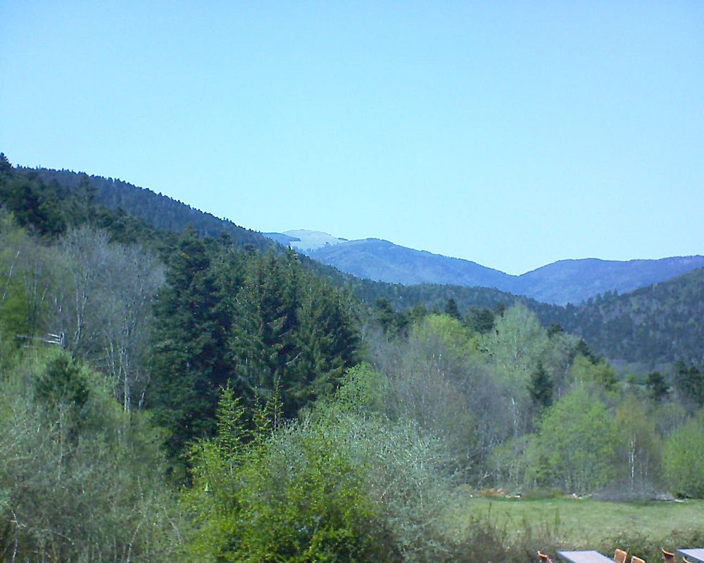 Le petit ballon vu depuis le Domaine Langmatt à Murbach le 22.04.2019 à 15:00 Le petit ballon (Alsace, Vosges) le 22.04.2019 à 15:00