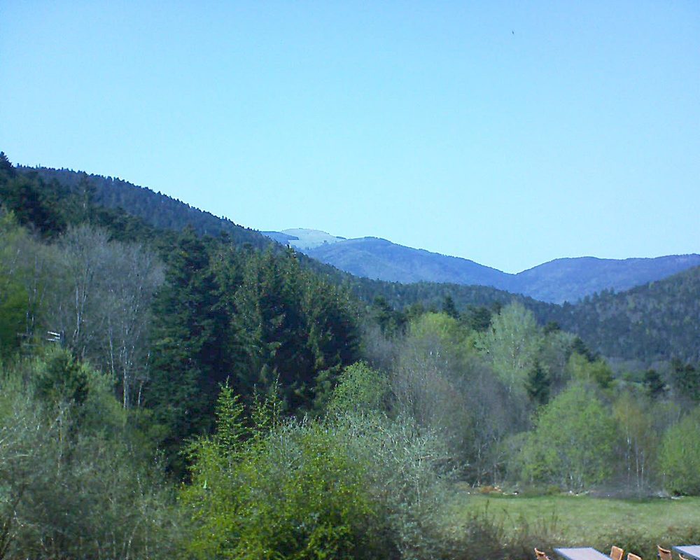 Le petit ballon vu depuis le Domaine Langmatt à Murbach le 22.04.2019 à 16:00 Le petit ballon (Alsace, Vosges) le 22.04.2019 à 16:00
