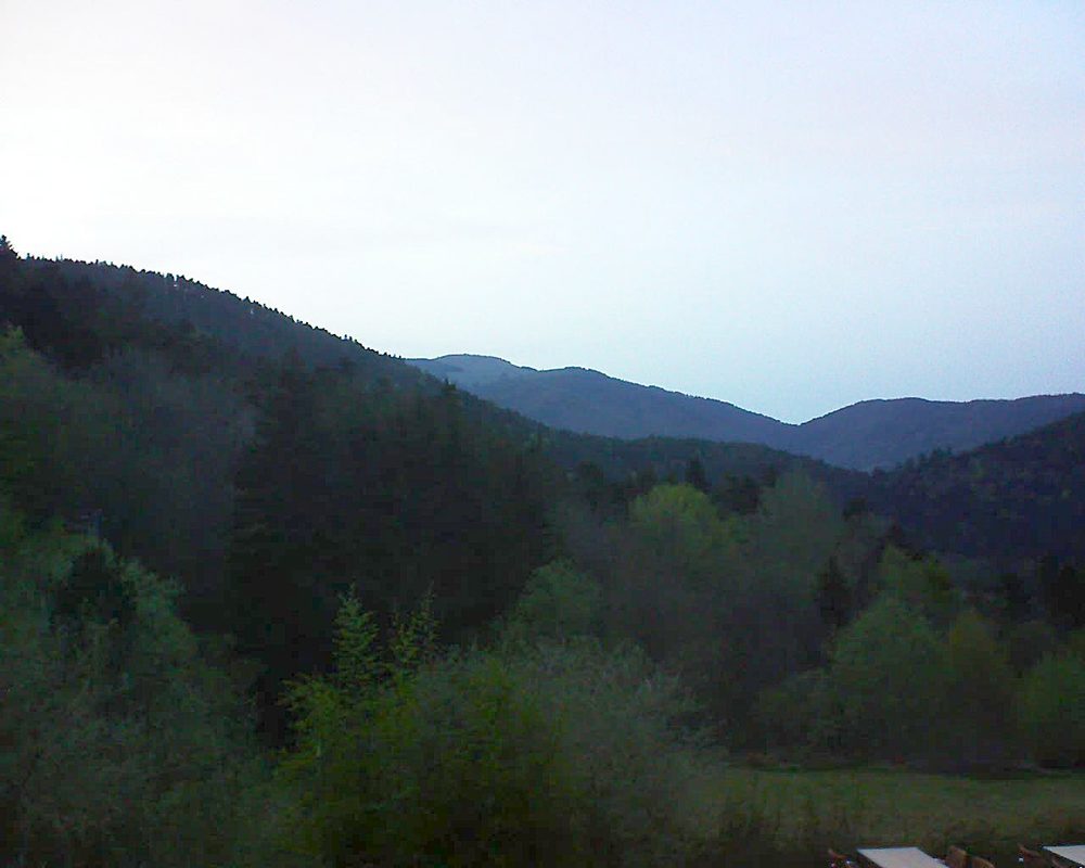 Le petit ballon vu depuis le Domaine Langmatt à Murbach le 22.04.2019 à 20:30 Le petit ballon (Alsace, Vosges) le 22.04.2019 à 20:30