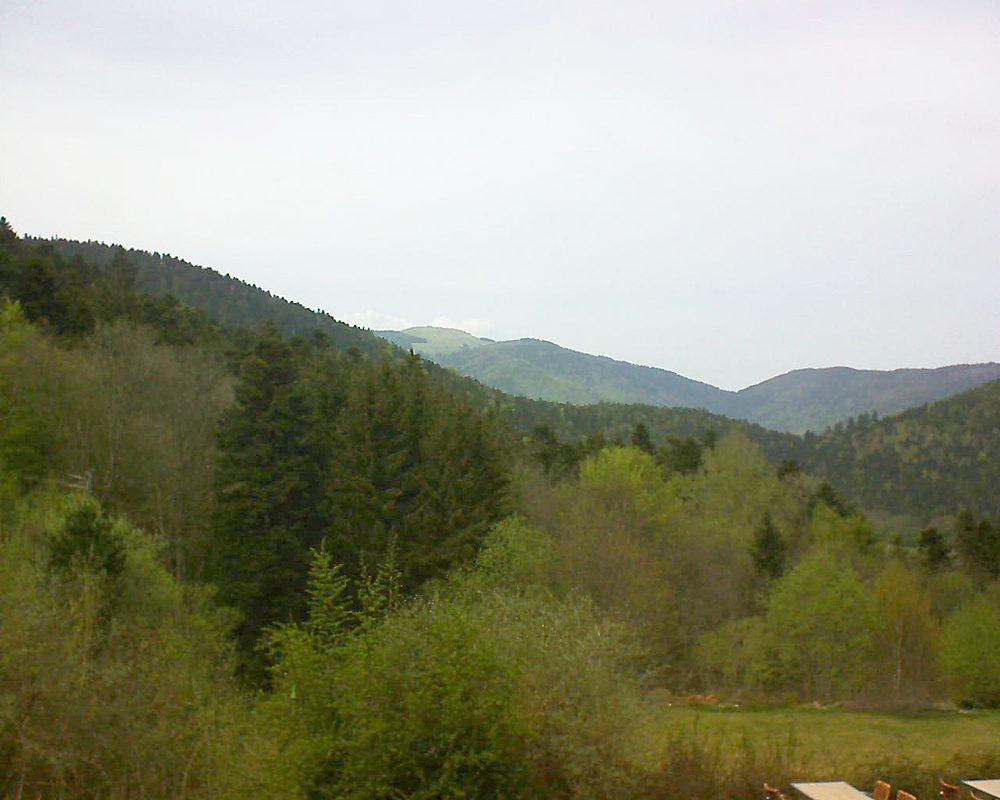 Le petit ballon vu depuis le Domaine Langmatt à Murbach le 23.04.2019 à 14:45 Le petit ballon (Alsace, Vosges) le 23.04.2019 à 14:45