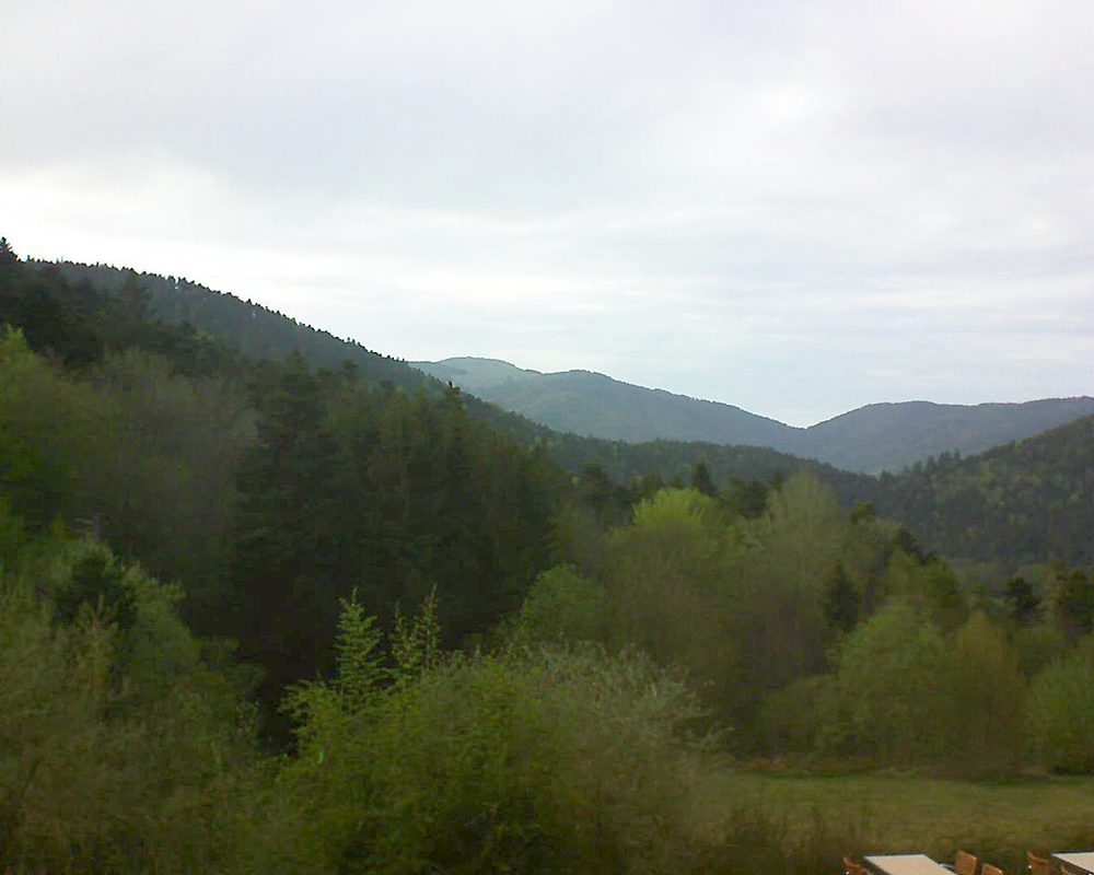 Le petit ballon vu depuis le Domaine Langmatt à Murbach le 23.04.2019 à 18:15 Le petit ballon (Alsace, Vosges) le 23.04.2019 à 18:15