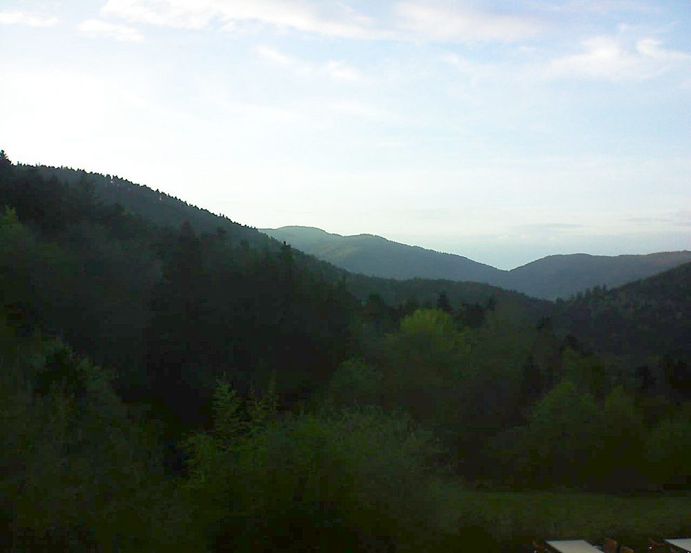 Le petit ballon vu depuis le Domaine Langmatt à Murbach le 23.04.2019 à 20:00 Le petit ballon (Alsace, Vosges) le 23.04.2019 à 20:00