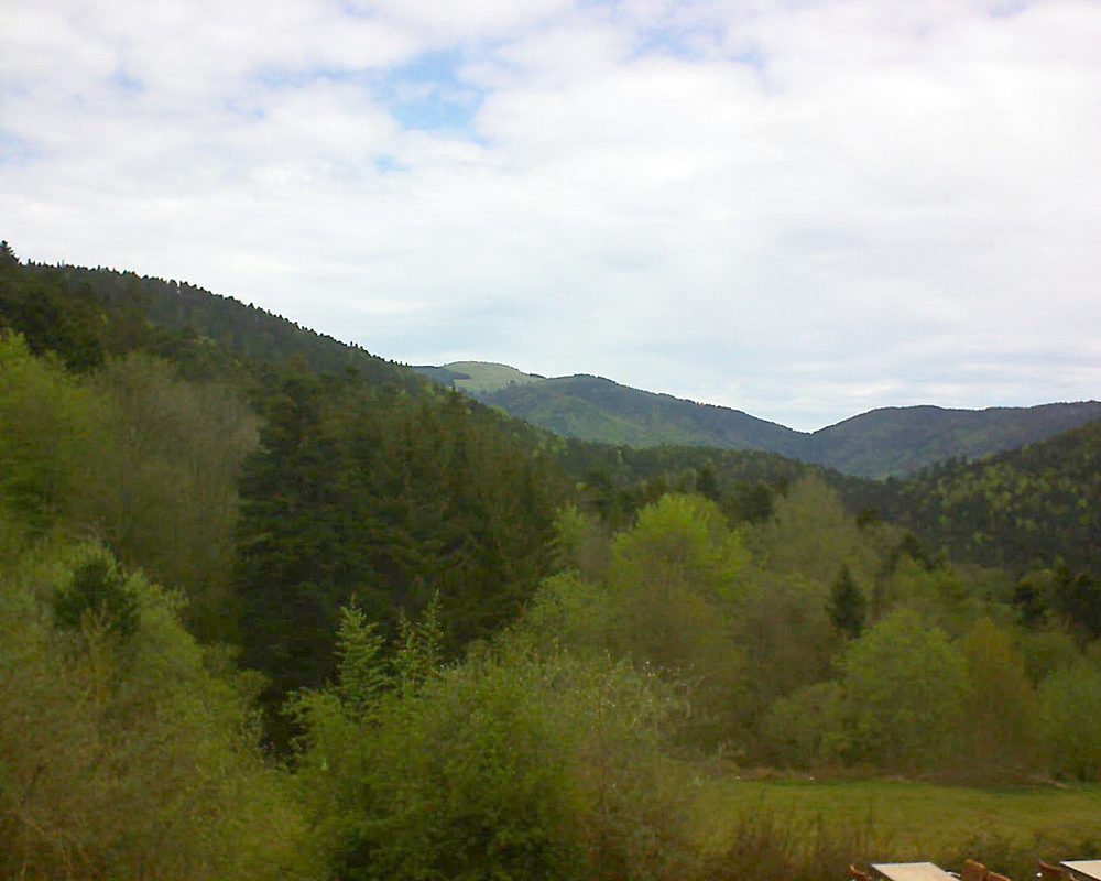 Le petit ballon vu depuis le Domaine Langmatt à Murbach le 25.04.2019 à 11:45 Le petit ballon (Alsace, Vosges) le 25.04.2019 à 11:45