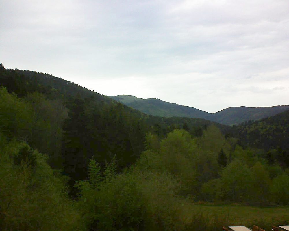 Le petit ballon vu depuis le Domaine Langmatt à Murbach le 25.04.2019 à 18:15 Le petit ballon (Alsace, Vosges) le 25.04.2019 à 18:15