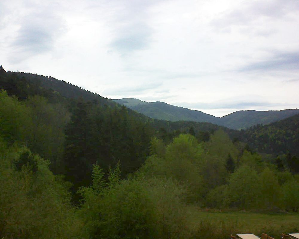Le petit ballon vu depuis le Domaine Langmatt à Murbach le 25.04.2019 à 19:00 Le petit ballon (Alsace, Vosges) le 25.04.2019 à 19:00