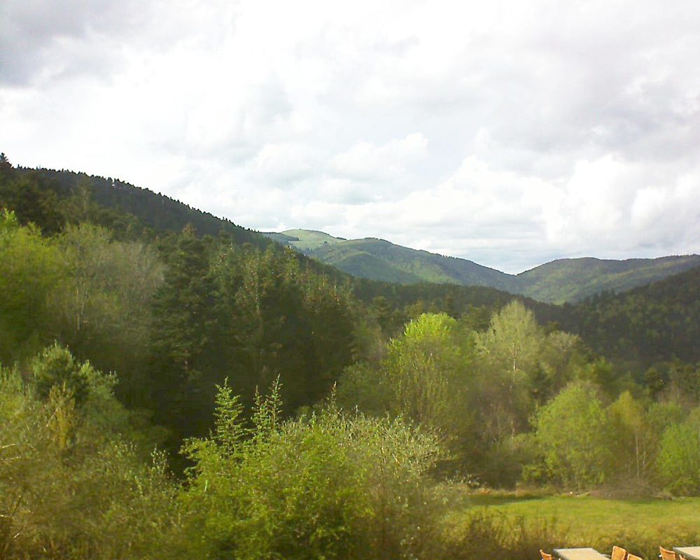 Le petit ballon vu depuis le Domaine Langmatt à Murbach le 26.04.2019 à 17:30 Le petit ballon (Alsace, Vosges) le 26.04.2019 à 17:30