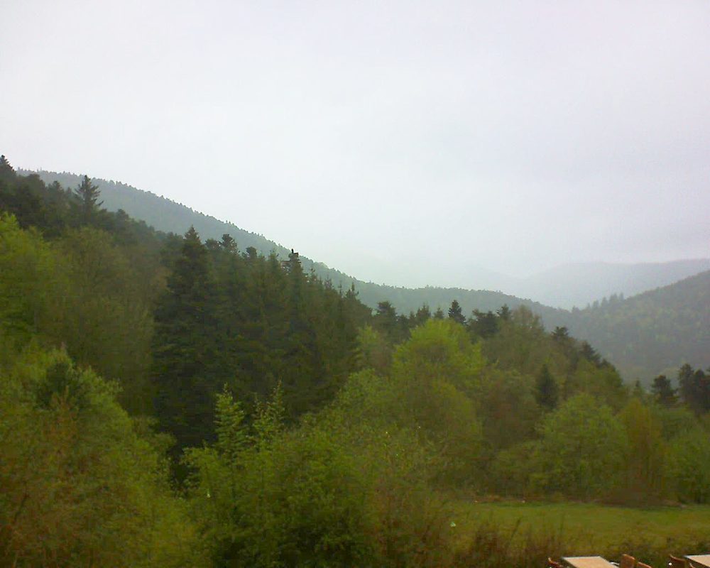 Le petit ballon vu depuis le Domaine Langmatt à Murbach le 27.04.2019 à 12:45 Le petit ballon (Alsace, Vosges) le 27.04.2019 à 12:45