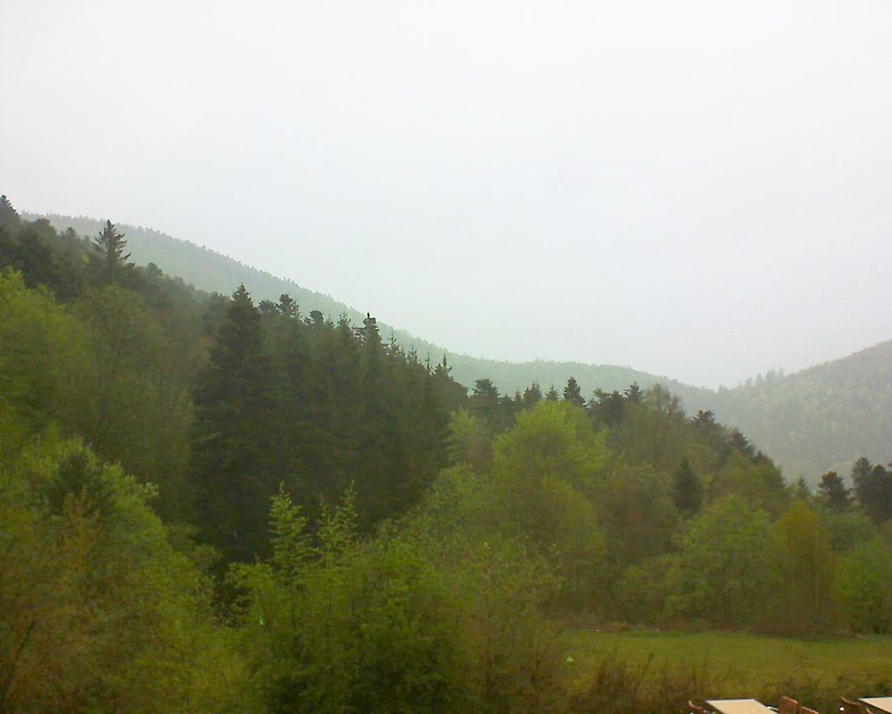 Le petit ballon vu depuis le Domaine Langmatt à Murbach le 27.04.2019 à 13:15 Le petit ballon (Alsace, Vosges) le 27.04.2019 à 13:15