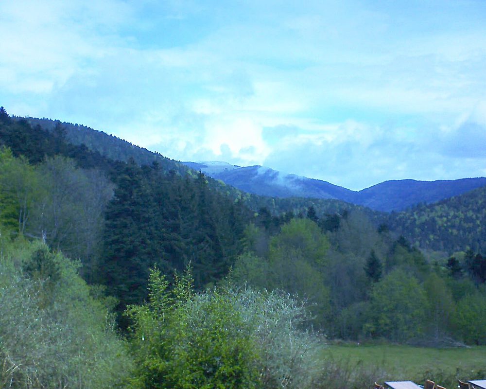 Le petit ballon vu depuis le Domaine Langmatt à Murbach le 28.04.2019 à 11:45 Le petit ballon (Alsace, Vosges) le 28.04.2019 à 11:45