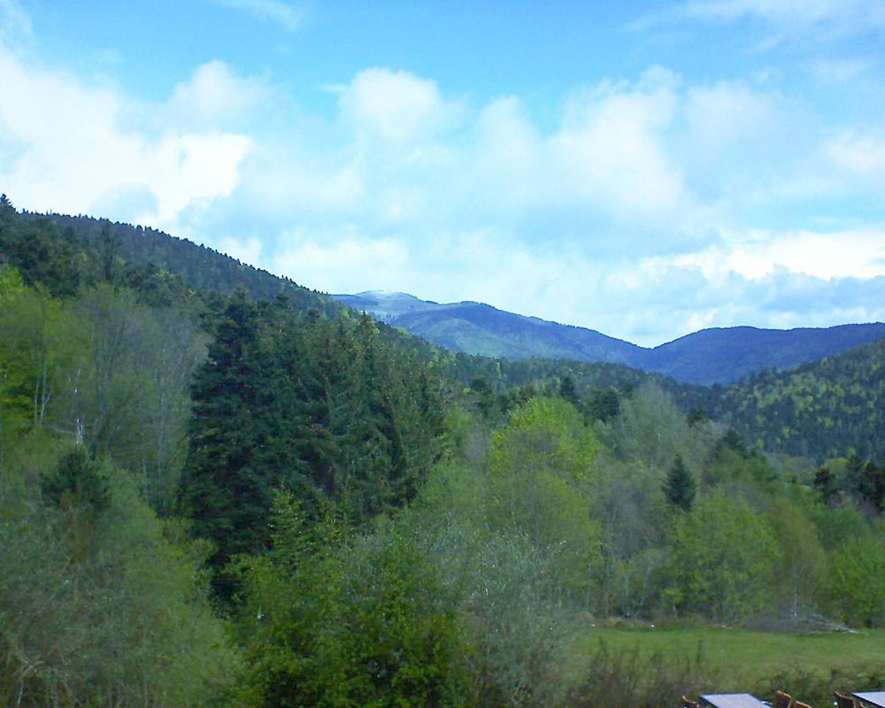 Le petit ballon vu depuis le Domaine Langmatt à Murbach le 28.04.2019 à 12:00 Le petit ballon (Alsace, Vosges) le 28.04.2019 à 12:00