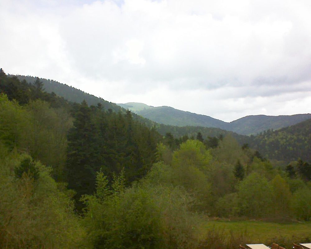 Le petit ballon vu depuis le Domaine Langmatt à Murbach le 28.04.2019 à 12:45 Le petit ballon (Alsace, Vosges) le 28.04.2019 à 12:45