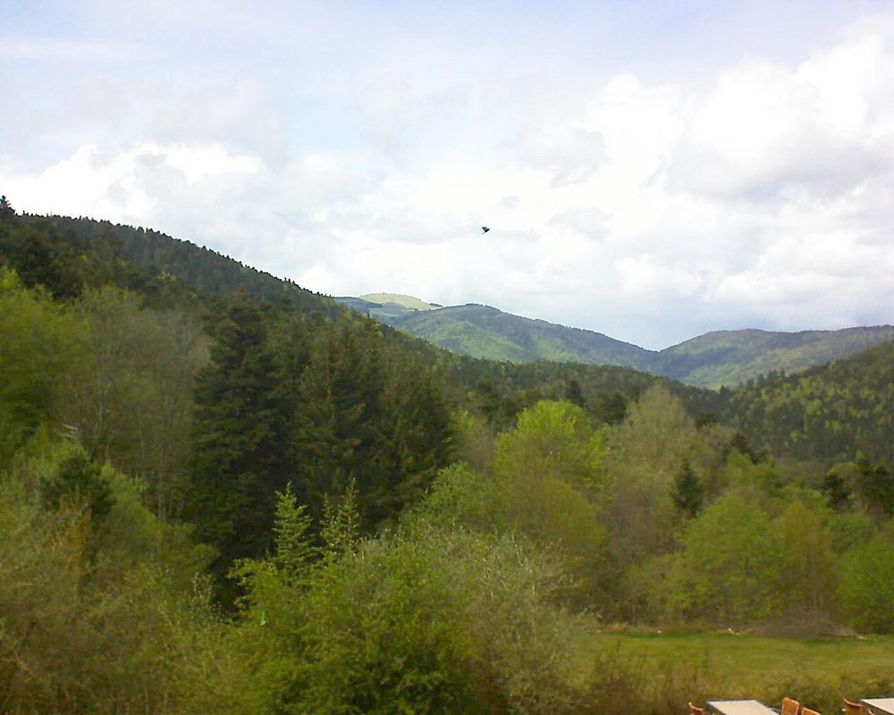Le petit ballon vu depuis le Domaine Langmatt à Murbach le 28.04.2019 à 15:30 Le petit ballon (Alsace, Vosges) le 28.04.2019 à 15:30