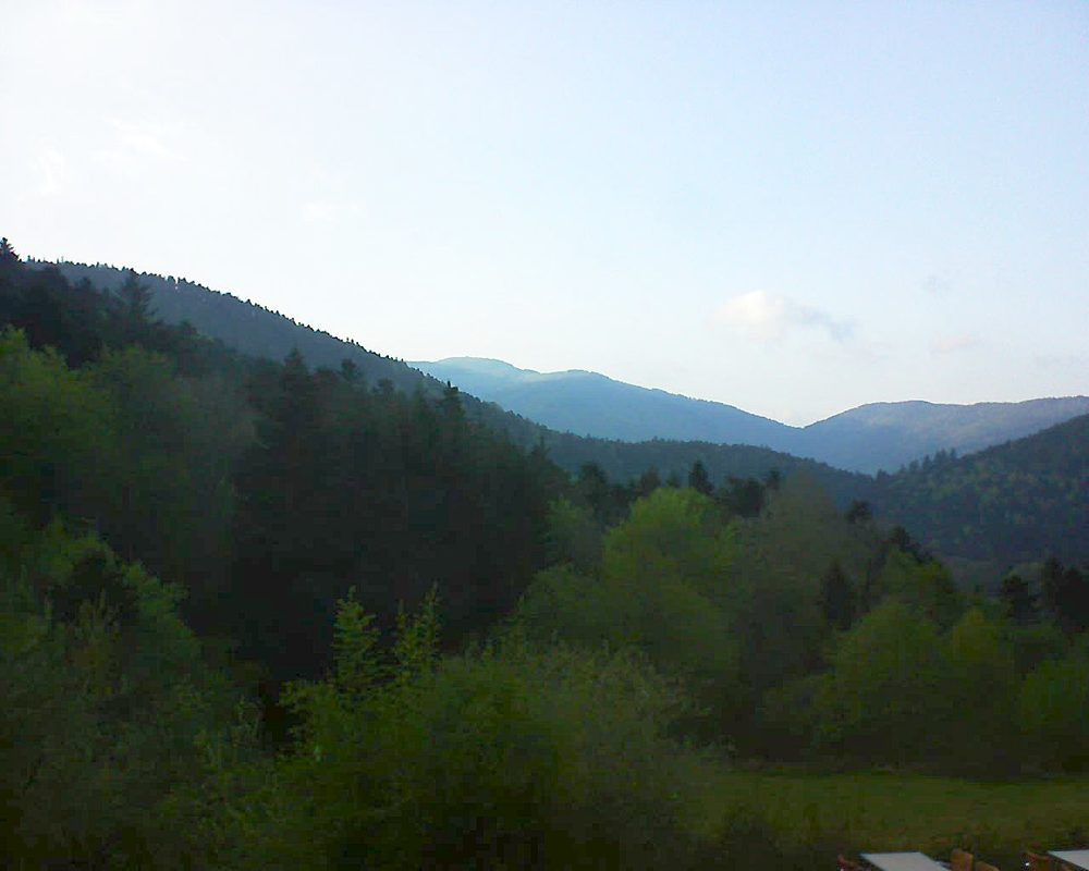 Le petit ballon vu depuis le Domaine Langmatt à Murbach le 30.04.2019 à 19:30 Le petit ballon (Alsace, Vosges) le 30.04.2019 à 19:30