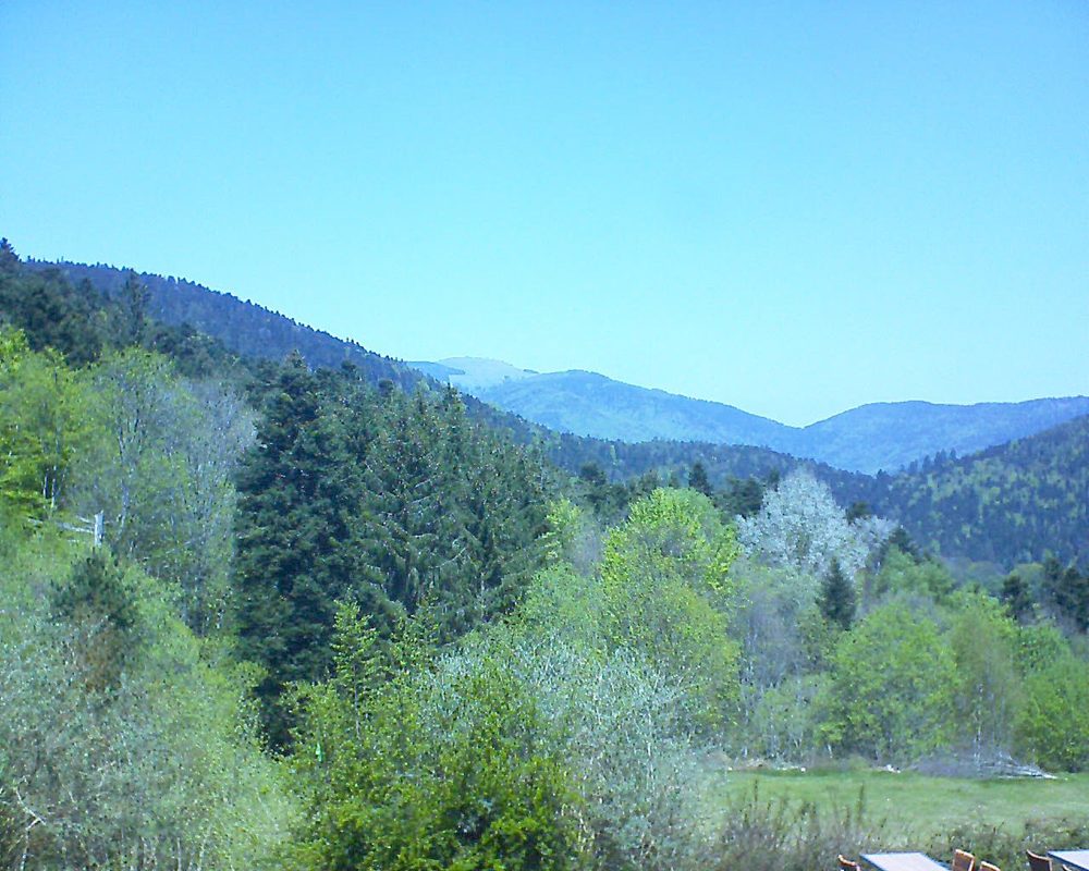Le petit ballon vu depuis le Domaine Langmatt à Murbach le 01.05.2019 à 13:00 Le petit ballon (Alsace, Vosges) le 01.05.2019 à 13:00