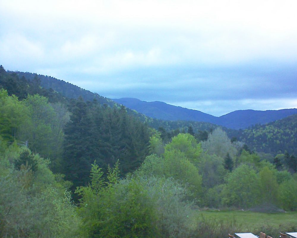 Le petit ballon vu depuis le Domaine Langmatt à Murbach le 02.05.2019 à 19:30 Le petit ballon (Alsace, Vosges) le 02.05.2019 à 19:30