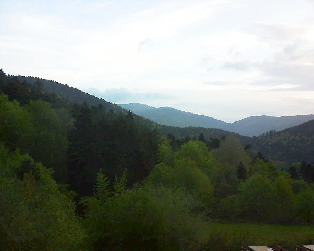 Le petit ballon vu depuis le Domaine Langmatt à Murbach le 04.05.2019 à 06:30 Le petit ballon (Alsace, Vosges) le 04.05.2019 à 06:30