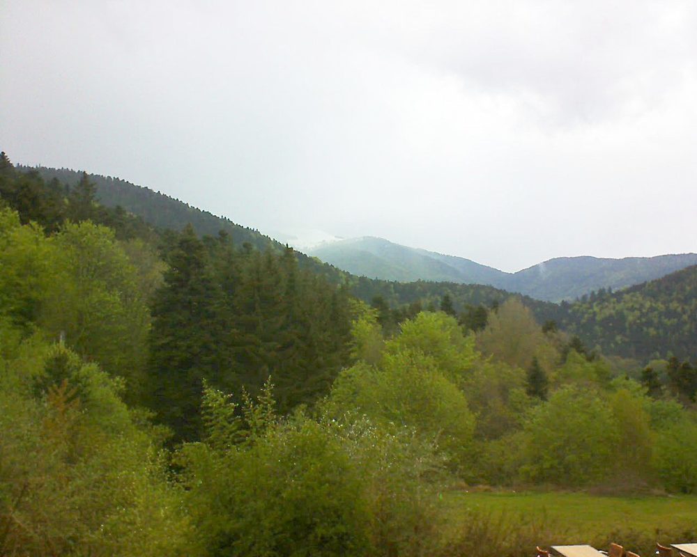 Le petit ballon vu depuis le Domaine Langmatt à Murbach le 05.05.2019 à 15:00 Le petit ballon (Alsace, Vosges) le 05.05.2019 à 15:00
