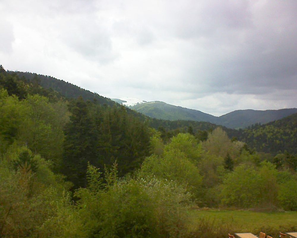 Le petit ballon vu depuis le Domaine Langmatt à Murbach le 05.05.2019 à 15:45 Le petit ballon (Alsace, Vosges) le 05.05.2019 à 15:45