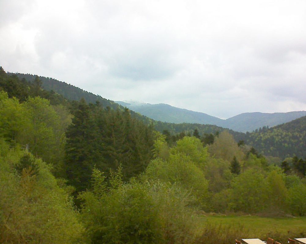 Le petit ballon vu depuis le Domaine Langmatt à Murbach le 06.05.2019 à 12:00 Le petit ballon (Alsace, Vosges) le 06.05.2019 à 12:00
